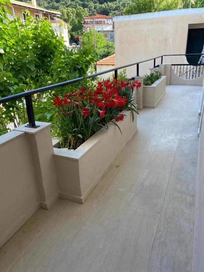 Libera Private Rooms Parga Ngoại thất bức ảnh